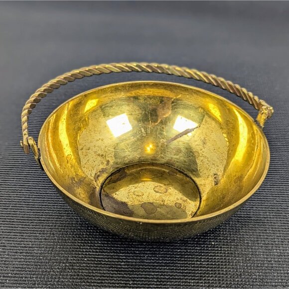 Vintage brass bowl twisted braid handle India trinket serving Amram's - Picture 1 of 4
